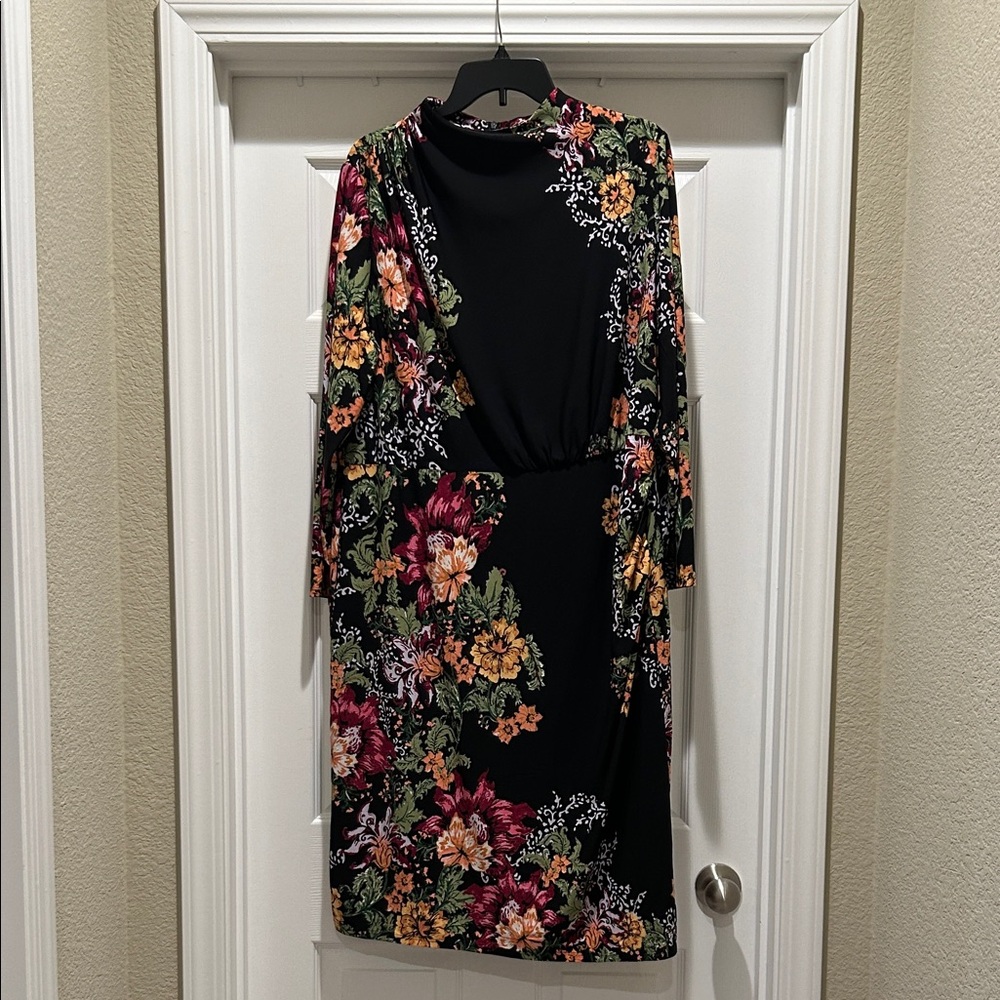 Women’s Lined Floral Black Fitted Dress